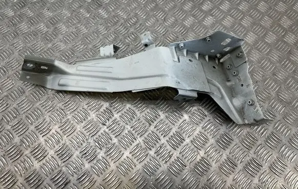 Volvo XC40 Fender mounting bracket 31469386