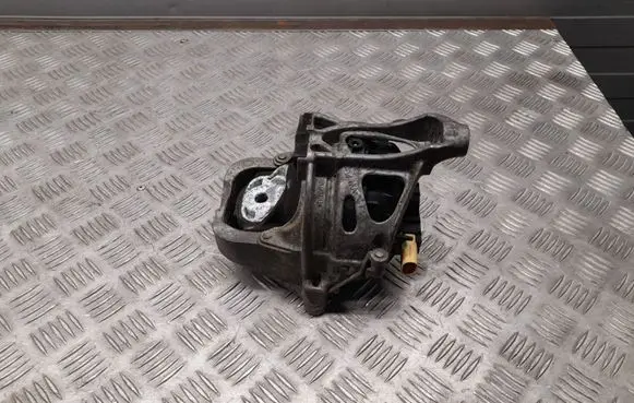 Audi Q7 4M Engine mount bracket 4M0199372FE 4M0199372