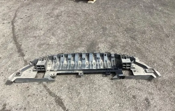 Renault Megane III Front bumper skid plate/under tray 622354651R