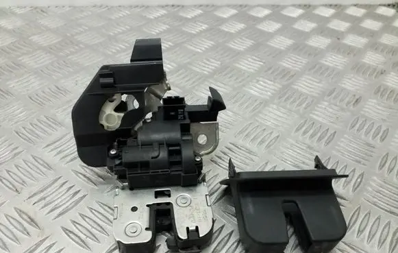 Audi A5 Sportback 8TA Tailgate/trunk/boot lock/catch/latch 8K9827505A 8T8827520