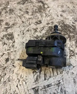 Nissan Juke I F15 Headlight level adjustment motor 89095040