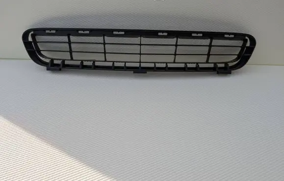 Toyota Camry Front bumper lower grill 53112-33030