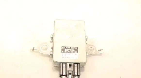 Toyota Auris E210 Fuel injection pump control unit/module 104993-5190