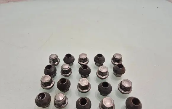 Volvo V40 Nuts/bolts 