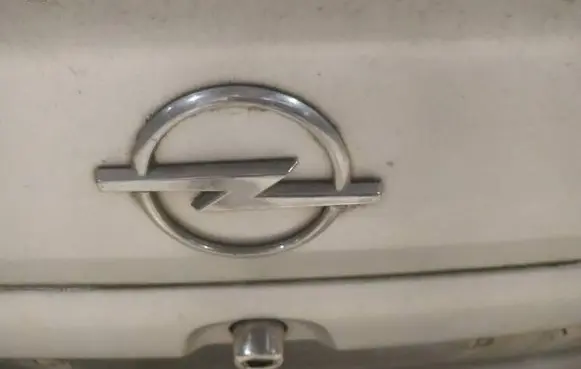 Opel Astra G Manufacturer badge logo/emblem