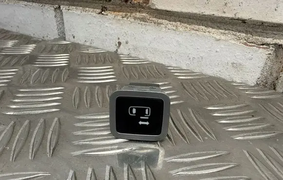 Chrysler Pacifica Electric sliding door switch 6DQ21TRMAA