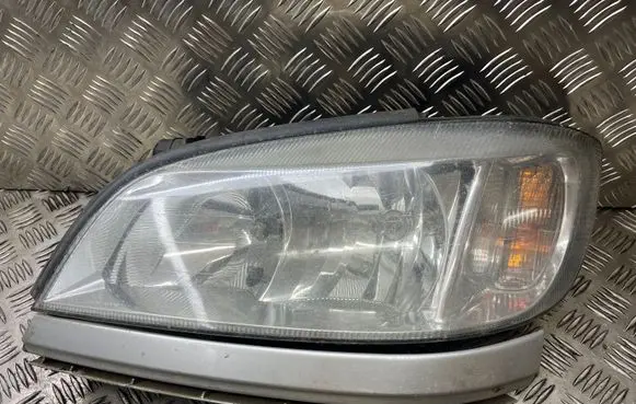 Opel Zafira A Headlight/headlamp 90582021