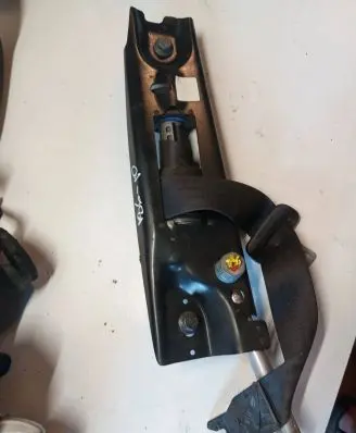 Volvo XC70 Front seatbelt 39806015