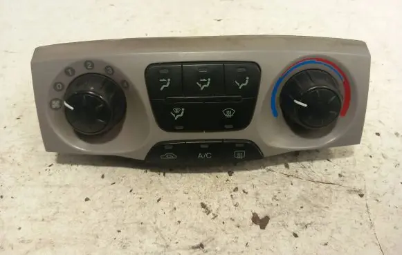 Hyundai Trajet Climate control unit 972503axxx