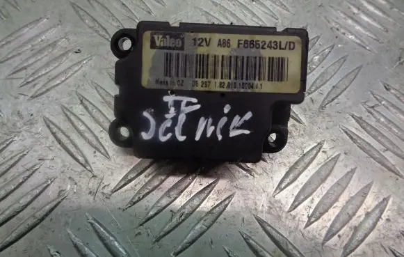 Renault Scenic II - Grand scenic II A/C air flow flap actuator/motor F665243L