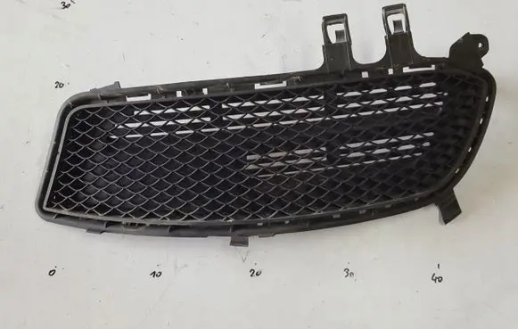 Mercedes-Benz A W176 Front bumper lower grill A1768851622