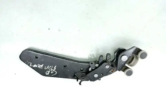 Mercedes-Benz Vito Viano W447 Sliding door upper roller guide/hinge A4477600747
