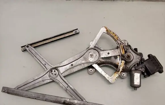 Toyota Corolla Verso E121 Rear door window regulator with motor 698400F020