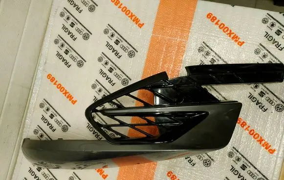 Cupra Formentor Front bumper corner part panel trim 5FF805904A 5FF853666E