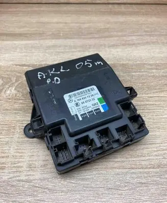 Mercedes-Benz A W169 Door control unit/module A1698207226 05072332