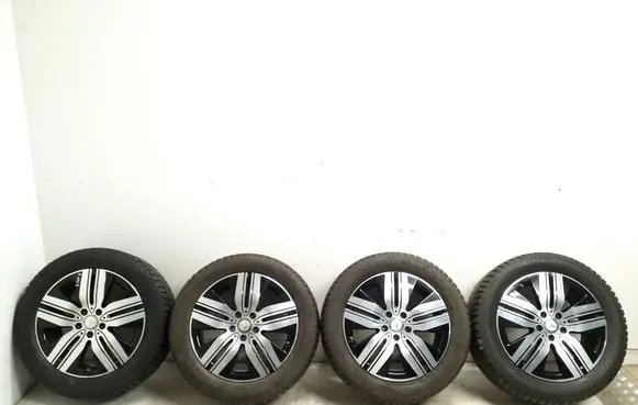 Mercedes-Benz EQA R18 alloy rim 