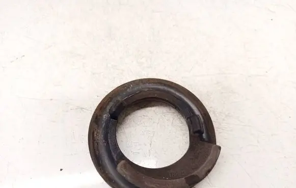 Toyota Avensis T270 Front coil spring rubber mount 4825705020