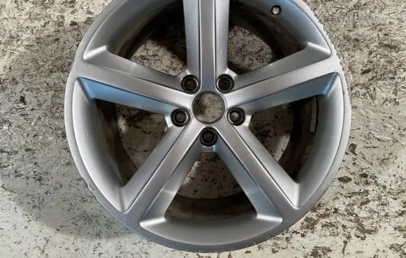 Audi TT TTS Mk2 R18 alloy rim 8J0601025M