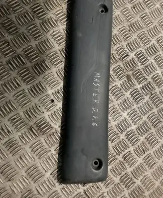 Rear fender molding trim