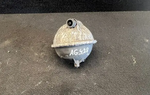 Vacuum air tank