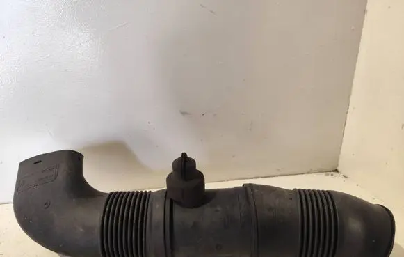 Air intake hose/pipe