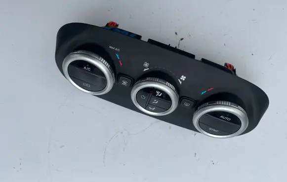 Fiat 500X Climate control unit 07356867220 E125591