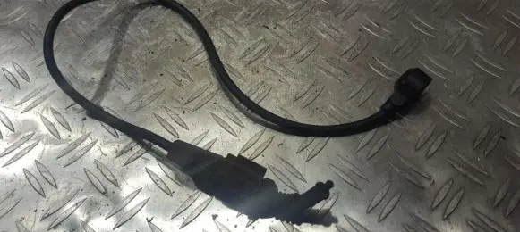 Volkswagen PASSAT B5 Detonation knock sensor 06b905377a nenustatyyta