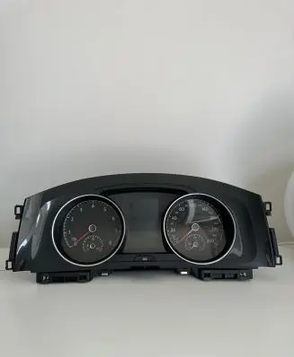 Volkswagen Golf VII Speedometer (instrument cluster) 5G1920740C 5G0857059