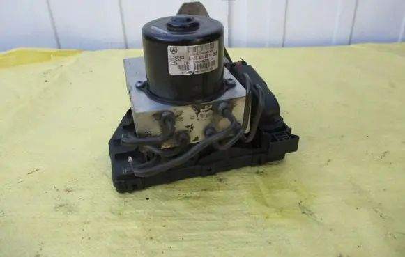 Mercedes-Benz C W203 ABS Pump A0034318212