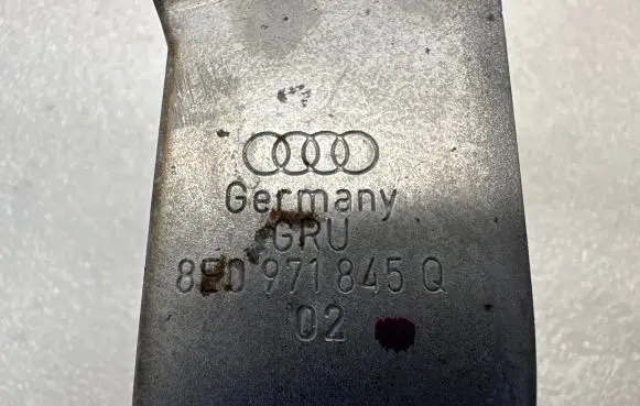 Audi A4 S4 B5 8D Other engine bay part 8E0971845Q