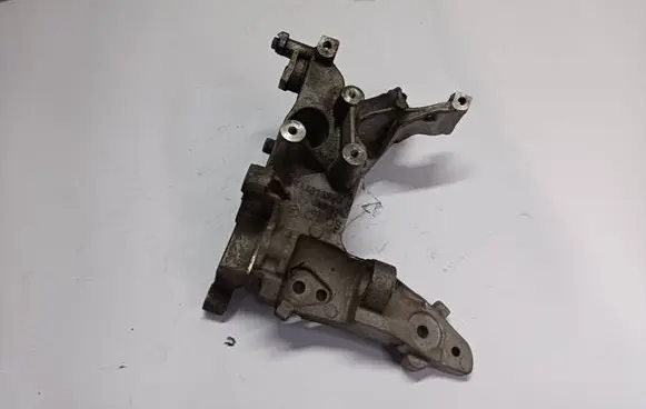 Peugeot 3008 I Generator/alternator bracket 9684613880