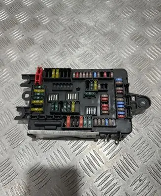 BMW X5 F15 Fuse box set 19325000002 26042014 9316569