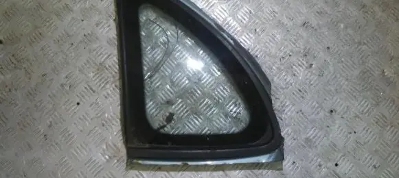 Nissan Almera Tino Rear side window
