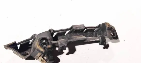 Front bumper mounting bracket