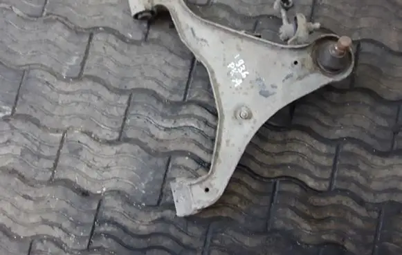 Nissan Navara D40 Front lower control arm/wishbone NOCODE