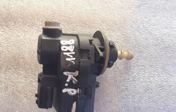 Renault Megane II Headlight level adjustment motor 8200402521 8200402521A