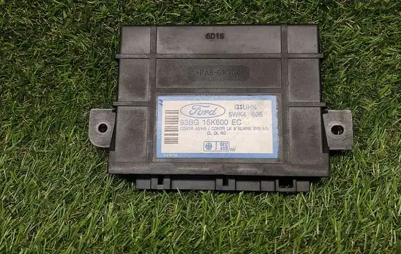 Ford Mondeo MK II Comfort/convenience module 93BG15K600EC 5WK4606