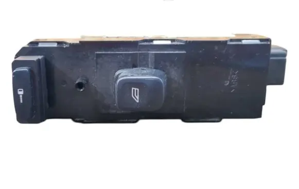 Volvo XC70 Electric window control switch 30658147 MP02BB00235 04W02E
