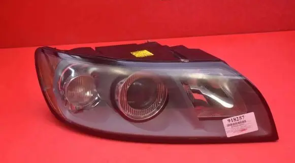 Volvo V50 Headlight/headlamp 30698894