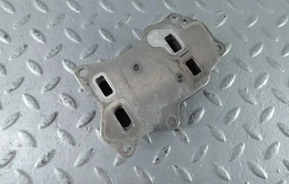 Citroen Berlingo Oil filter mounting bracket 9814294480