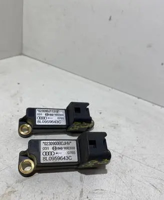 Audi A3 S3 8L Airbag deployment crash/impact sensor 8L0959643C 160300 023090J1131S