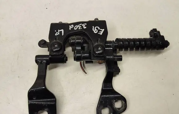 BMW 3 E90 E91 Tailgate/trunk/boot hinge 7119042