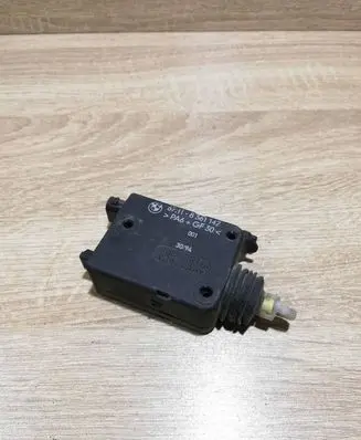 BMW 3 E36 Central locking motor 8361142