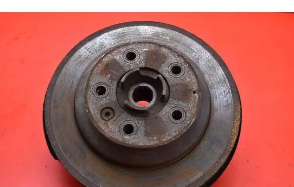 Audi Q7 4L Front wheel hub spindle knuckle 
