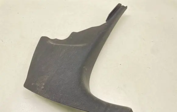 Foot area side trim