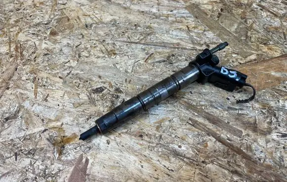 BMW 7 F01 F02 F03 F04 Fuel injector 7805428 N57D30A