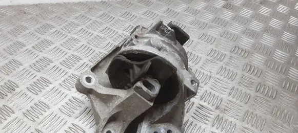 Citroen C5 Engine mount bracket 320A15