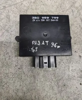 Volkswagen PASSAT B5 Comfort/convenience module 3B0959799