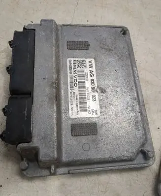Volkswagen Polo V 6R Engine control unit/module 03D906023 5WP4080604