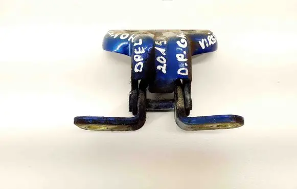 Rear door upper hinge